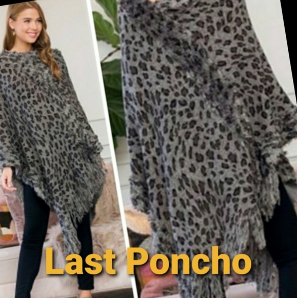 Riah Fashion Sweaters - ❤HP❤Gray Animal Print Poncho